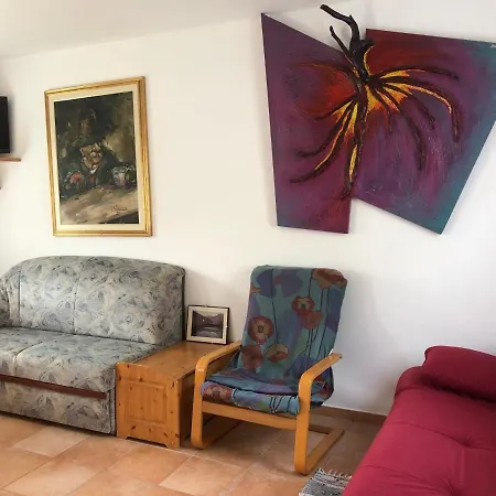 Noblesa Apartmaji בית נופש מוסט נה סוסי